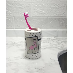 Diş Fırçalık Pembe Elbiseli Kadın Model Banyo Aksesuarı