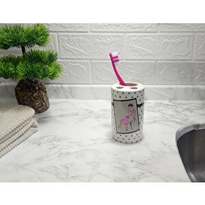Diş Fırçalık Pembe Elbiseli Kadın Model Banyo Aksesuarı