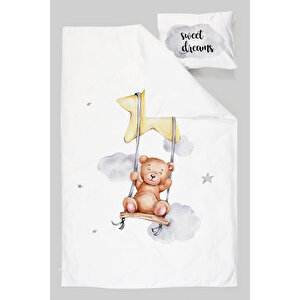 Organik Bebek Nevresim Takımı (100x150) - Pure Baby Serisi - Yıldızda Sallanan Boz Ayı