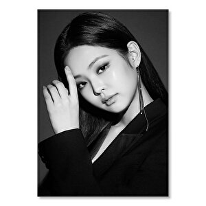 Ahşap Tablo Sevimli Vampir Jennie Blackpink Görseli