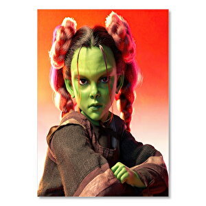 Ahşap Tablo Bebek Gamora Görseli Kırmızı Fon 50x70 cm