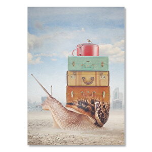 Ahşap Tablo Sırtında Valizleriyle Gezgin Salyangoz 25x35 cm