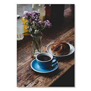Ahşap Tablo Mavi Fincanda Espresso Çörek Ve Çiçekler 50x70 cm