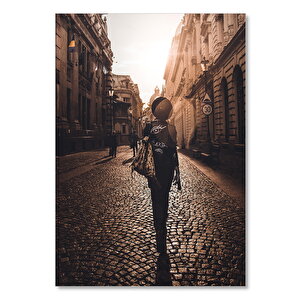 Ahşap Tablo Arnavut Kaldırımlı Sokak Ve İnsanlar 50x70 cm