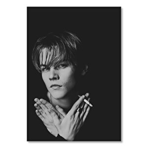Leonardo Di Caprio Elinde Sigara Karanlık Arkaplan 25x35 cm