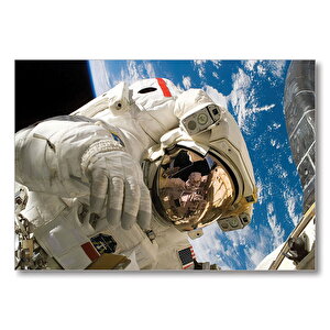 Uzaydaki Astronot  Mdf Ahşap Tablo 50x70 cm