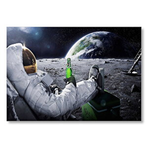 Ayda Dünyaya Karşı Bira İçen Astronot  Mdf Ahşap Tablo 50x70 cm