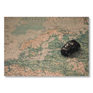 Kuzey Avrupa Haritası Ve Oyuncak Araba  Mdf Ahşap Tablo