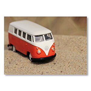Kumlar Üzerinde Oyuncak Wolksvagen Minibüs  Mdf Ahşap Tablo 25x35 cm