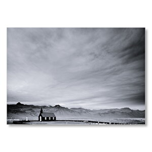 Yalnız Siyah Kulübe Kara Tepeler Ve Gri Gökler  Mdf Ahşap Tablo 50x70 cm