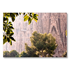 Yapraklar Arasından Katedral Manzarası  Mdf Ahşap Tablo 35x50 cm