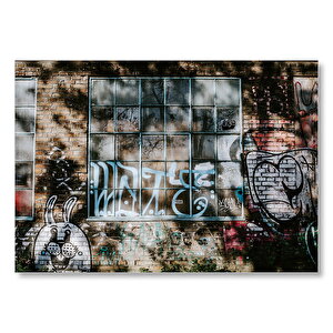 Tuğla Duvar Ve Pencereler Üzerinde Graffitiler  Mdf Ahşap Tablo 50x70 cm