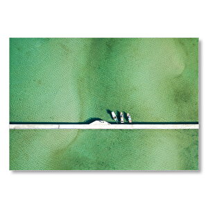 Yemyeşil Deniz Ve İskeleye Bağlı Tekneler  Mdf Ahşap Tablo 25x35 cm