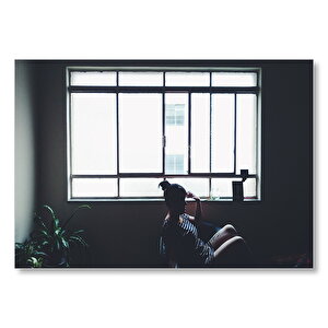 Pencere Önünde Oturan Kadın  Mdf Ahşap Tablo 25x35 cm