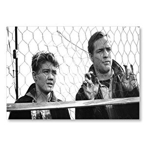 Marlon Brando Ve Çocuk Tel Örgüler  Mdf Ahşap Tablo 35x50 cm