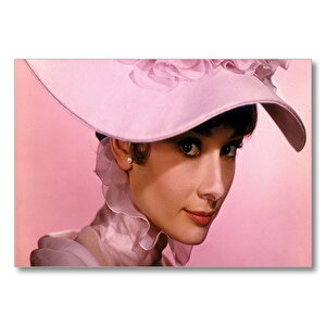 Audrey Hepburn Pembe Şapkalı Ve Elbiseli Yakın Çekim  Mdf Ahşap Tablo 50x70 cm