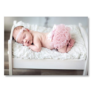 Saç Bandıyla Uyuyan Şirin Kız Bebek  Mdf Ahşap Tablo 25x35 cm