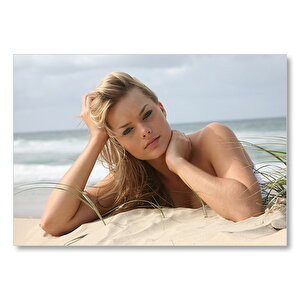 Margot Robbie Kumsalda Mdf Ahşap Tablo 50x70 cm
