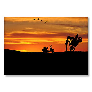Motorsikletli Sürücü Kızı Öpüyor Kızıl Gün Batımı Mdf Ahşap Tablo 50x70 cm