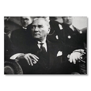 Cumhuriyet Bayaramı Töreninde Atatürk Görseli Mdf Ahşap Tablo 50x70 cm