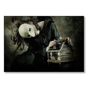 Korkunç Maskeli Yaratık Ve Mini Ağaç Kulübesi Mdf Ahşap Tablo 25x35 cm