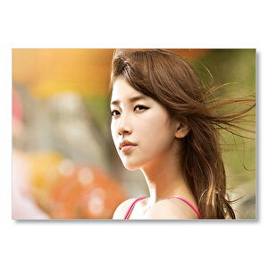 Suzy Koreli Kız Görsel Mdf Ahşap Tablo 25x35 cm