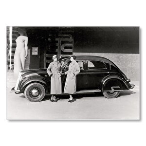 Volvo Pv36 Carioca Modeli İle Kadınlar Poz Verirken Mdf Ahşap Tablo 50x70 cm
