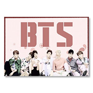 Bts Koreli Gençler Pembe Fon Mdf Ahşap Tablo 50x70 cm