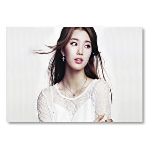 Suzy Koreli Kız Mdf Ahşap Tablo 25x35 cm