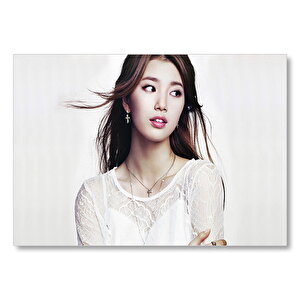 Suzy Koreli Kız Mdf Ahşap Tablo 50x70 cm