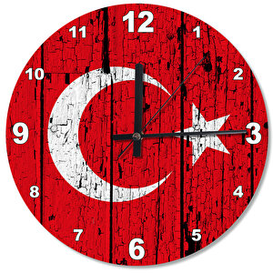 Eskimiş Ahşap Zemininde Bayrak Ahşap Duvar Saati