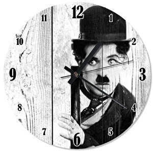 Ahşap Zeminde Kenardan Bakan Charlie Chaplin Duvar Saati