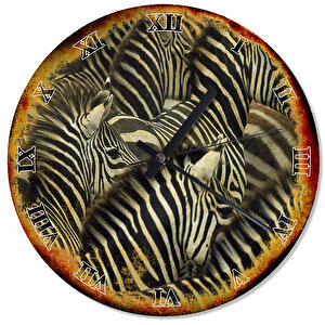 Eski Zeminde Siyah Beyaz Çizgili Zebra Sürüsü Duvar Saati
