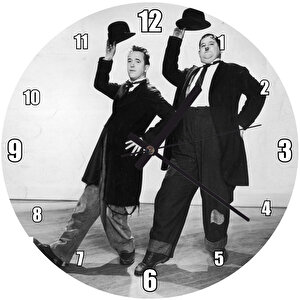 Laurel Hardy Filmde Dans Duvar Saati