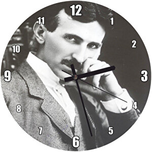 Nikola Tesla Koltukta Oturur Durumda Portresi Duvar Saati