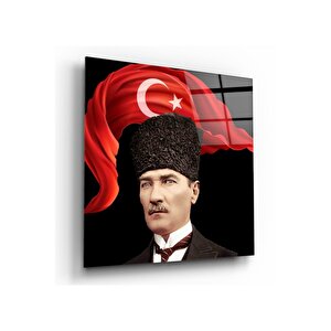 Atatürk Ve Bayrak Cam Tablo 50x50 cm