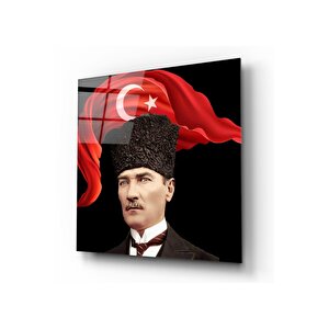 Atatürk Ve Bayrak Cam Tablo 50x50 cm