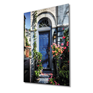 Çiçekler Ve Mavi Kemerli Kapı Görselli Dikey Cam Tablo 50x70 cm