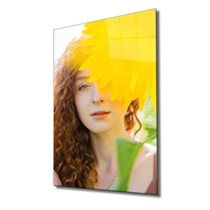 Sarı Çiçek Ve Kadın Cam Tablo A Lady And Yellow Flower 36x23 cm