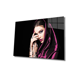 Bordo İpek Şallı Hint Dövmeli Kadın Cam 50x70 cm