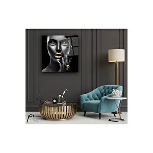 Kadın Portre Cam Tablo 50x50 cm