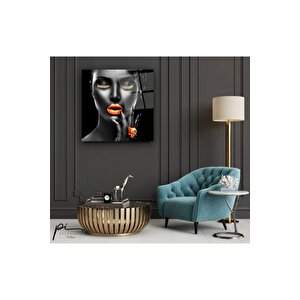 Kadın Portre Cam Tablo 50x50 cm