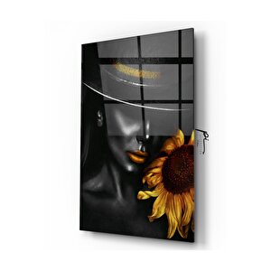 Şapkalı Kadın Cam Tablo 50x70 cm