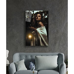Makyajlı Kadın Portresi Cam Tablo 36x23 cm