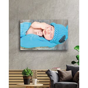Mavi Şapkalı Bebek Cam Tablo