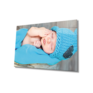 Mavi Şapkalı Bebek Cam Tablo 50x70 cm