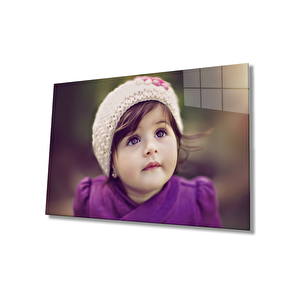 Şapkalı Çocuk Cam Tablo 50x70 cm