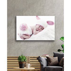 Şapkalı Uyuyan Bebek Cam Tablo 50x70 cm