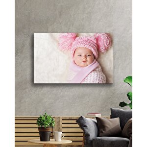 Pembe Şapkalı Bebek Cam Tablo 50x70 cm