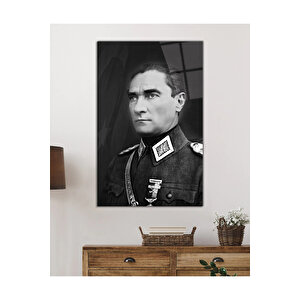 Siyah Beyaz Atatürk Üniformalı Cam Tablo, Uv Baskılı Ve Temperli, Hediyelik 46x71 cm